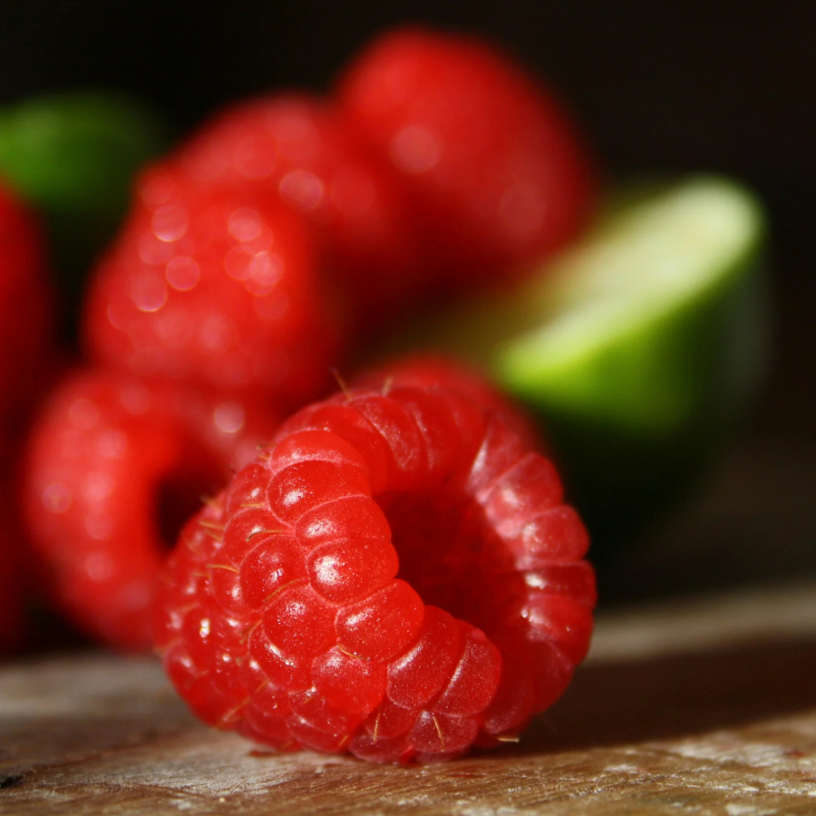 Fresh_Raspberries_with_Lime_Closeup_2048x2048.jpg